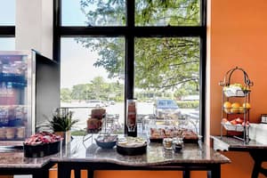 thumbnail: Breakfast area