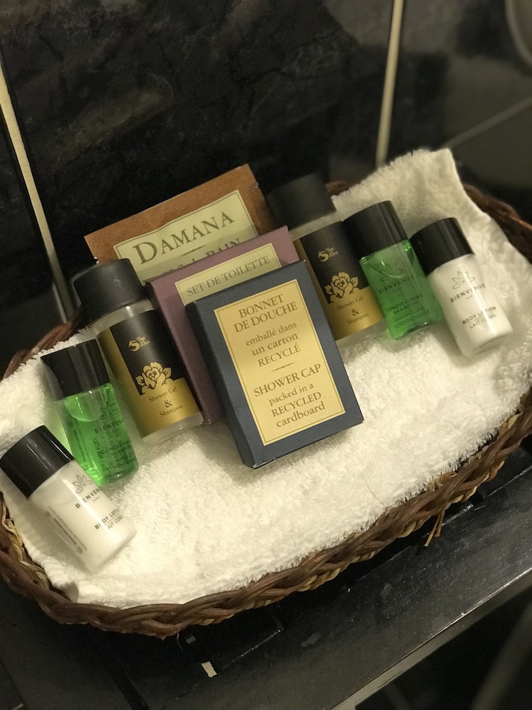 Bathroom amenities