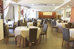 thumbnail: Restaurant