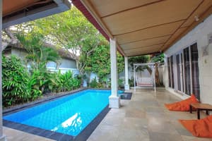 thumbnail: Front of property