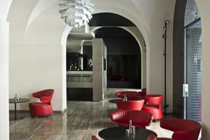 thumbnail: Bar (on property)