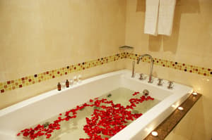 thumbnail: Deep soaking bathtub