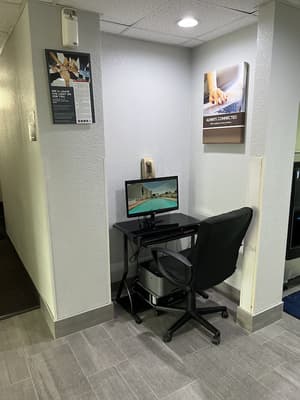 thumbnail: Business center