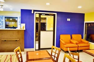 thumbnail: Breakfast area