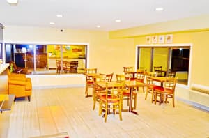 thumbnail: Breakfast area