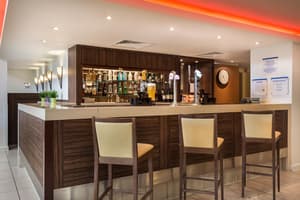 thumbnail: Bar (on property)