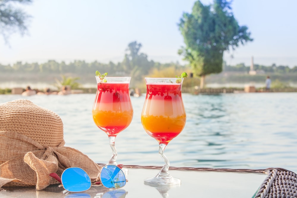 Poolside bar