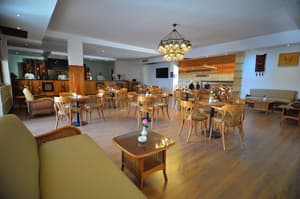 thumbnail: Bar (on property)