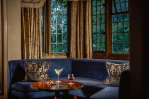 thumbnail: Lobby lounge