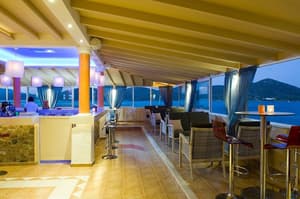 thumbnail: Bar (on property)