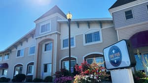 thumbnail: Front of property