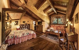 thumbnail: Interior detail