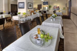 thumbnail: Breakfast area