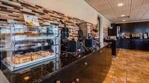 thumbnail: Breakfast area
