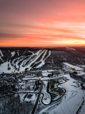 thumbnail: Ski hill