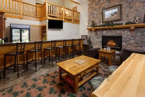 thumbnail: Bar (on property)
