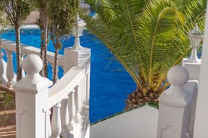 thumbnail: Exterior