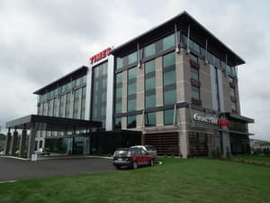 thumbnail: Front of property