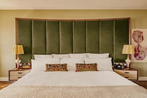 thumbnail: XL bedroom