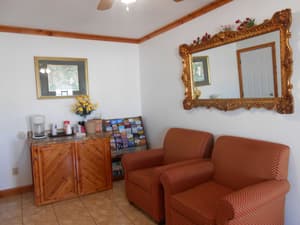 thumbnail: Lobby sitting area