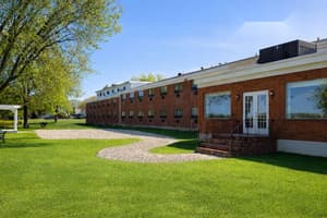 thumbnail: Exterior