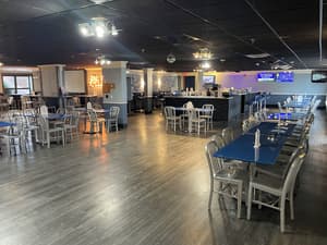 thumbnail: Bar (on property)