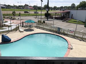 thumbnail: Outdoor pool