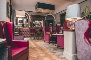 thumbnail: Bar (on property)