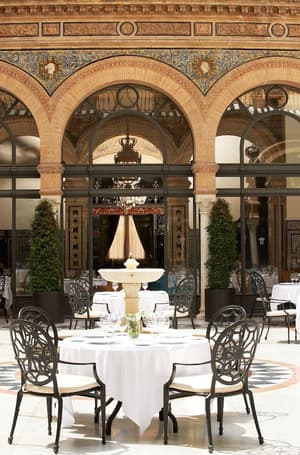 thumbnail: Restaurant
