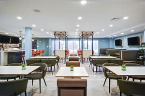 thumbnail: Restaurant