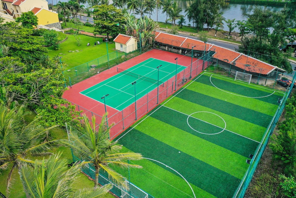 Tennis court
