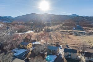 thumbnail: Mountain view
