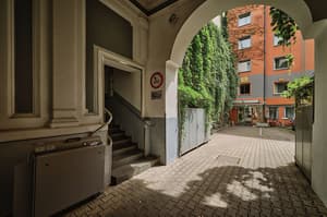 thumbnail: Exterior