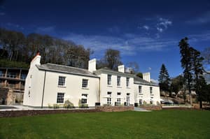 thumbnail: Front of property
