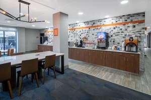 thumbnail: Breakfast area