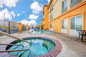 thumbnail: Pool
