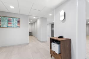 thumbnail: Business center