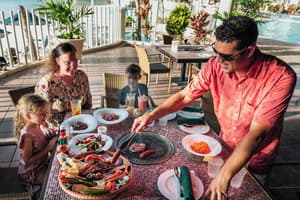 thumbnail: Outdoor dining