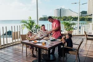 thumbnail: Outdoor dining