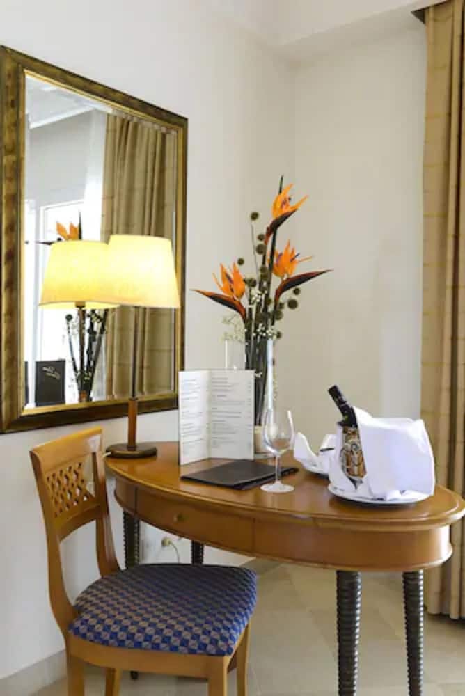 Room service - dining