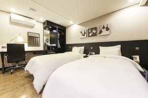 thumbnail: Room
