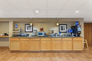 thumbnail: Breakfast area