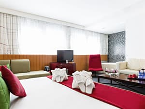 thumbnail: In-room business center