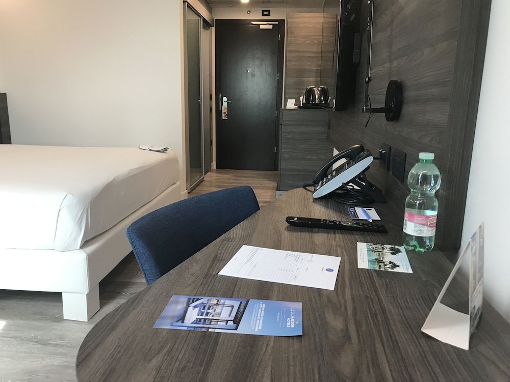 In-room business center