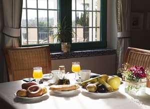 thumbnail: Breakfast area