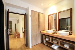 thumbnail: Bathroom sink