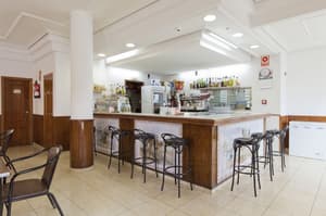 thumbnail: Bar (on property)