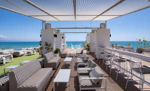 thumbnail: Bar (on property)
