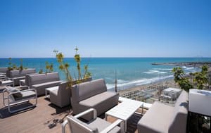 thumbnail: Bar (on property)