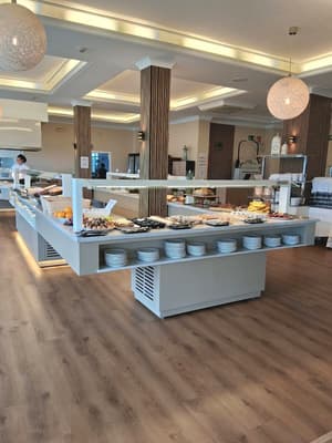 thumbnail: Restaurant